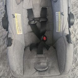 Evenflo Carseat W/ 2 Bases