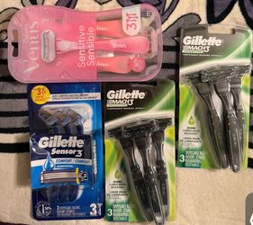 Gillette/ venue disposable razor bundle