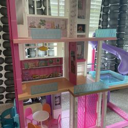 Barbie Dream house 