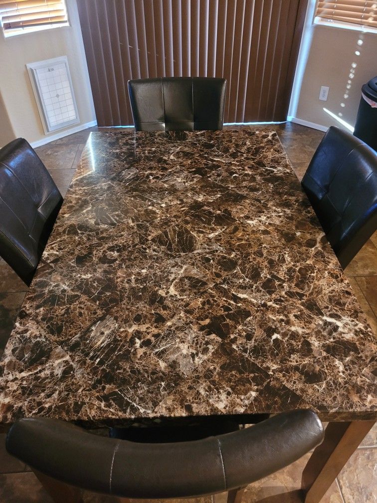 Dining Table With Chairs / Mesa De Comedor Con Sillas