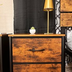 NIGHTSTAND AND LAMPS