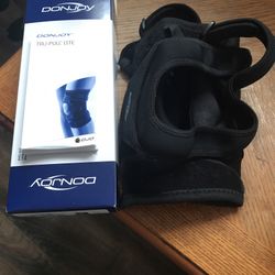 KNEE BRACE (R) DONJOY TRU- Pull Lite XL