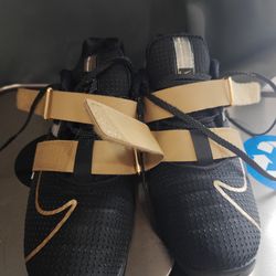 Nike Romaleo 4 Size 9