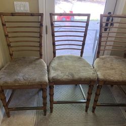 3 Bamboo Patio High Chairs For 10$(all Of Them For 10.)