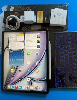 Apple IPad Air 13” (Liquid Retina  / M2 chip / 2024  model) 128GB with Pen, keyboard & Accessories (100% battery) + warranty