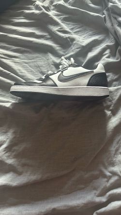 Nike Shoes For $40