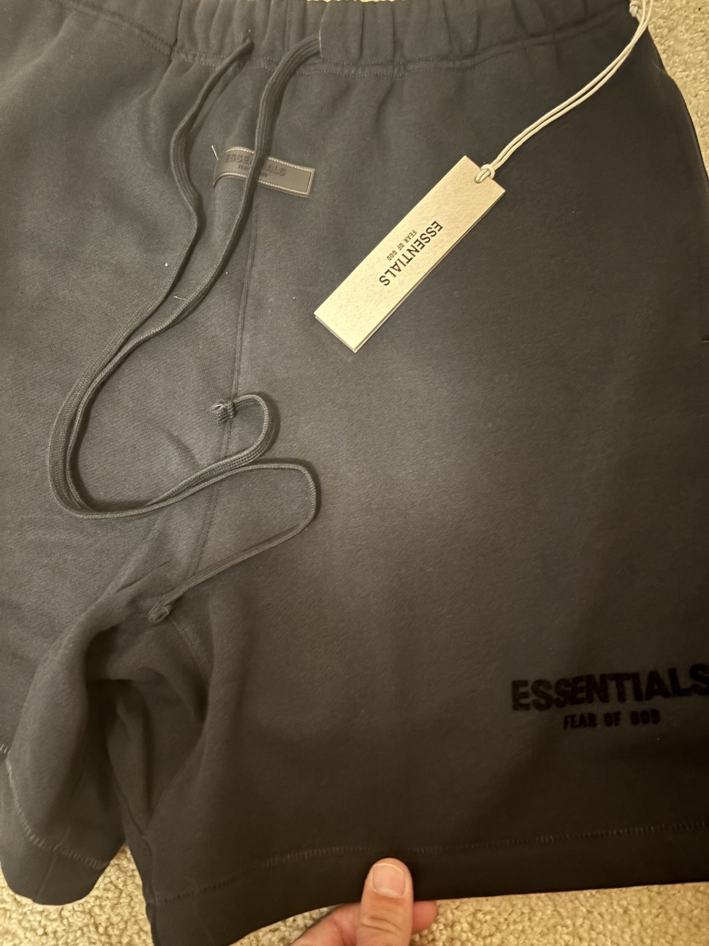 Essential Short Black Med