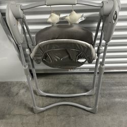 Graco Foldable Swing 