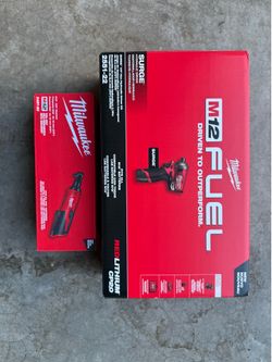Milwaukee M12 Drill & Ratchet w Battery