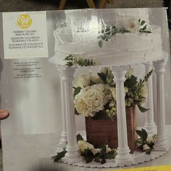 Cake Stand And Fountain
