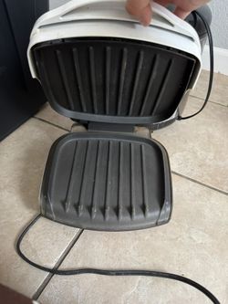 WHITE GEORGE FOREMAN GRILL WITH BUN WARMER ON TOP
