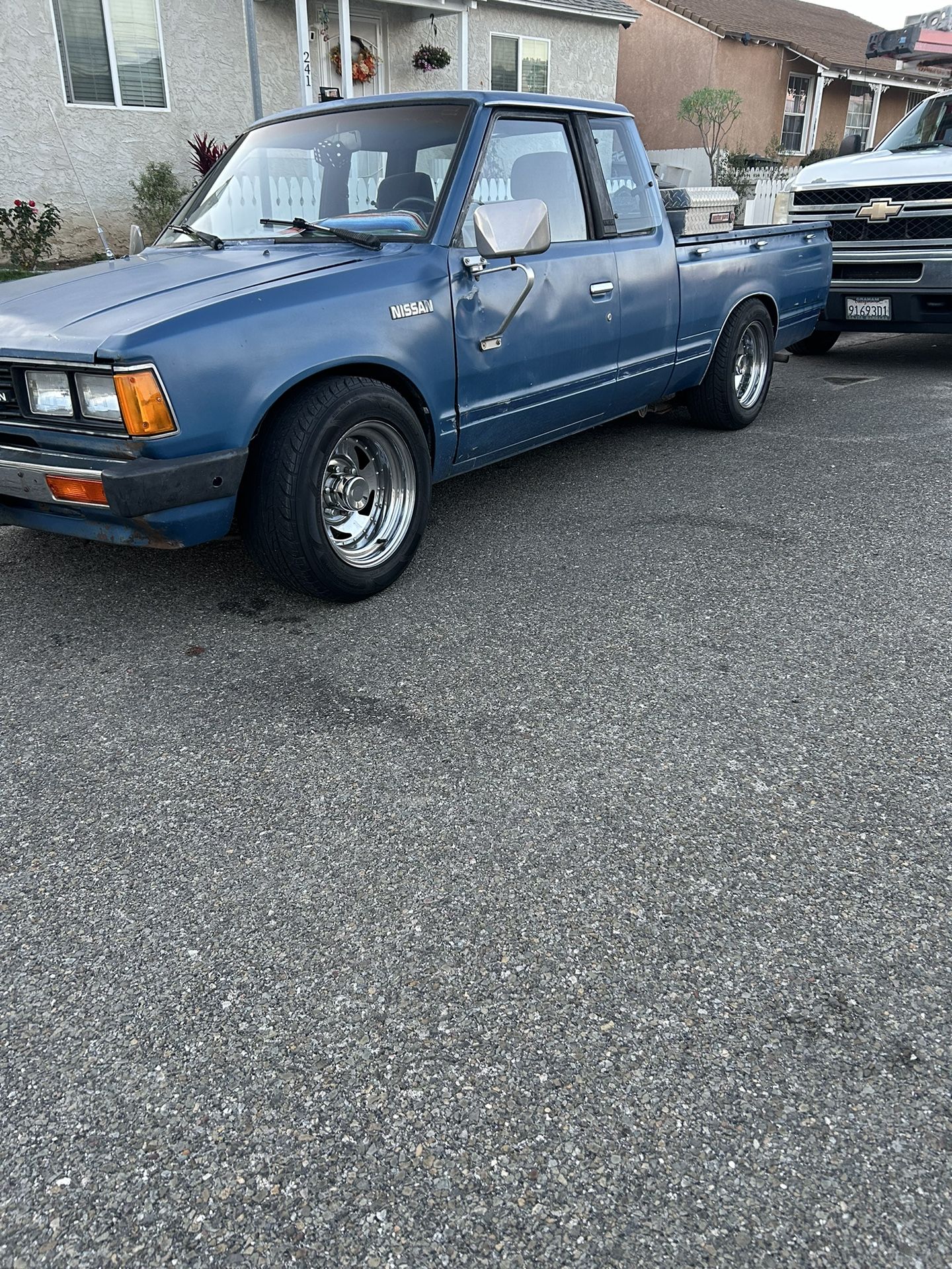 82 Datsun 720