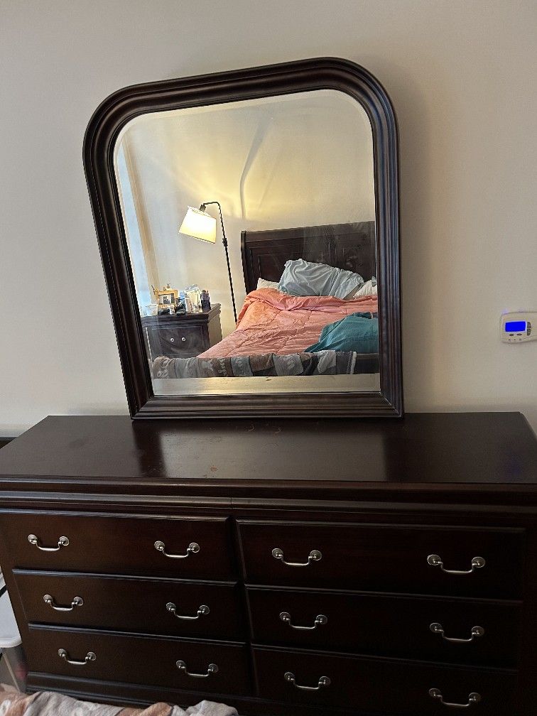 Cherry Dresser & Vanity Mirror For Sale!!