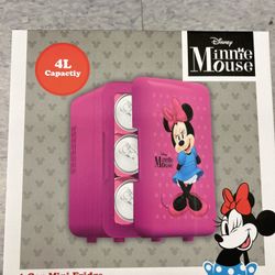 NWT Disney Minnie Mouse portable 6-cans Mini Fridge