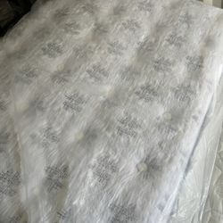 California King Size Bed Mattress King Koil Intimate Medium Pillow Top Stearns & Foster Aireloom Kluft Hotel Serta Sealy Beautyrest Black Saatva Necta