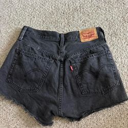 Levi Women’s Black Shorts