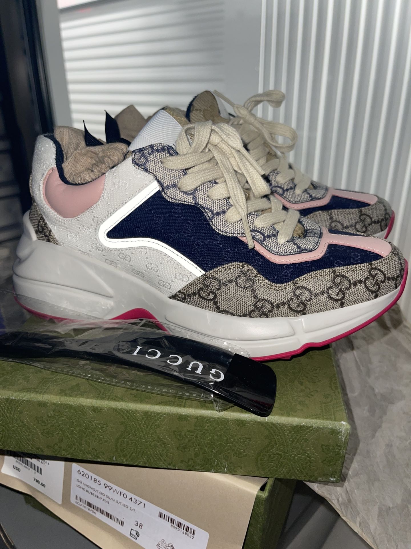 Gucci Sneakers Size 38/ Women’s 8