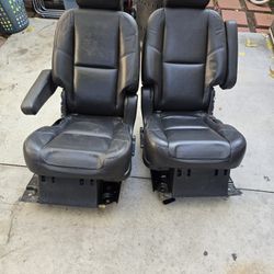 2011 Seat 2nd Row Cadillac Escalade 