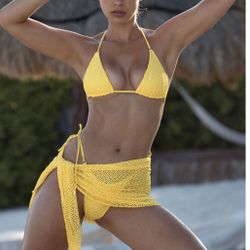 MONDAY SWIMWEAR Bikini Top