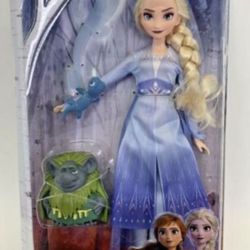 Disney Frozen 2 Elsa Fashion Doll Playset
