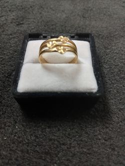 14k Solid Gold Woman's Ring Sz8