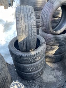 235/45R19 Goodyear 235/45/19 set of 4 used matching tires in great condition. 300$ for 4 tires plus tax.  Mount available but not included. Wheel alig