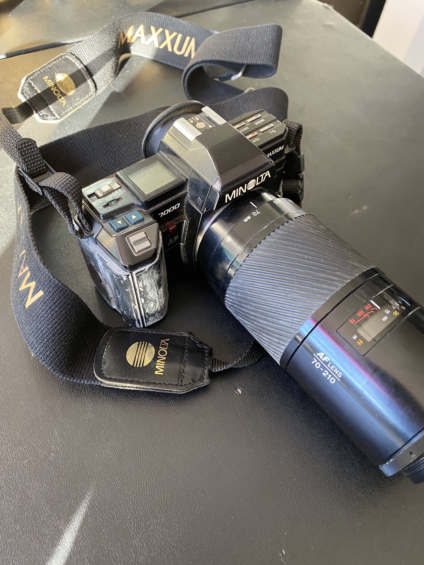 MINOLTA MAXXUM 7000 Camera