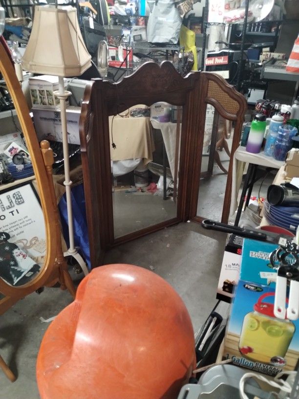 3 SECTION DRESSER MIRROR 