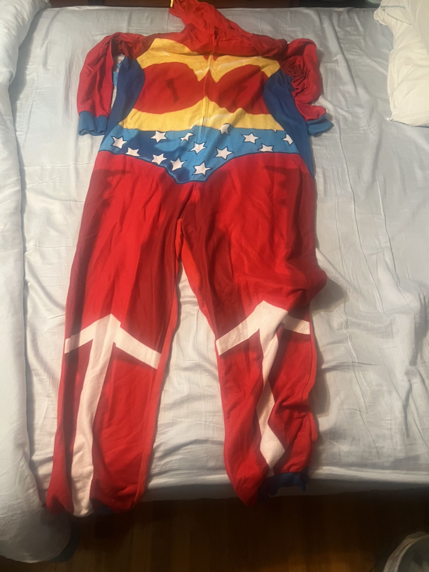 Wonder Woman Adult XL(Zip Hooded Halloween Sleepwear Costume