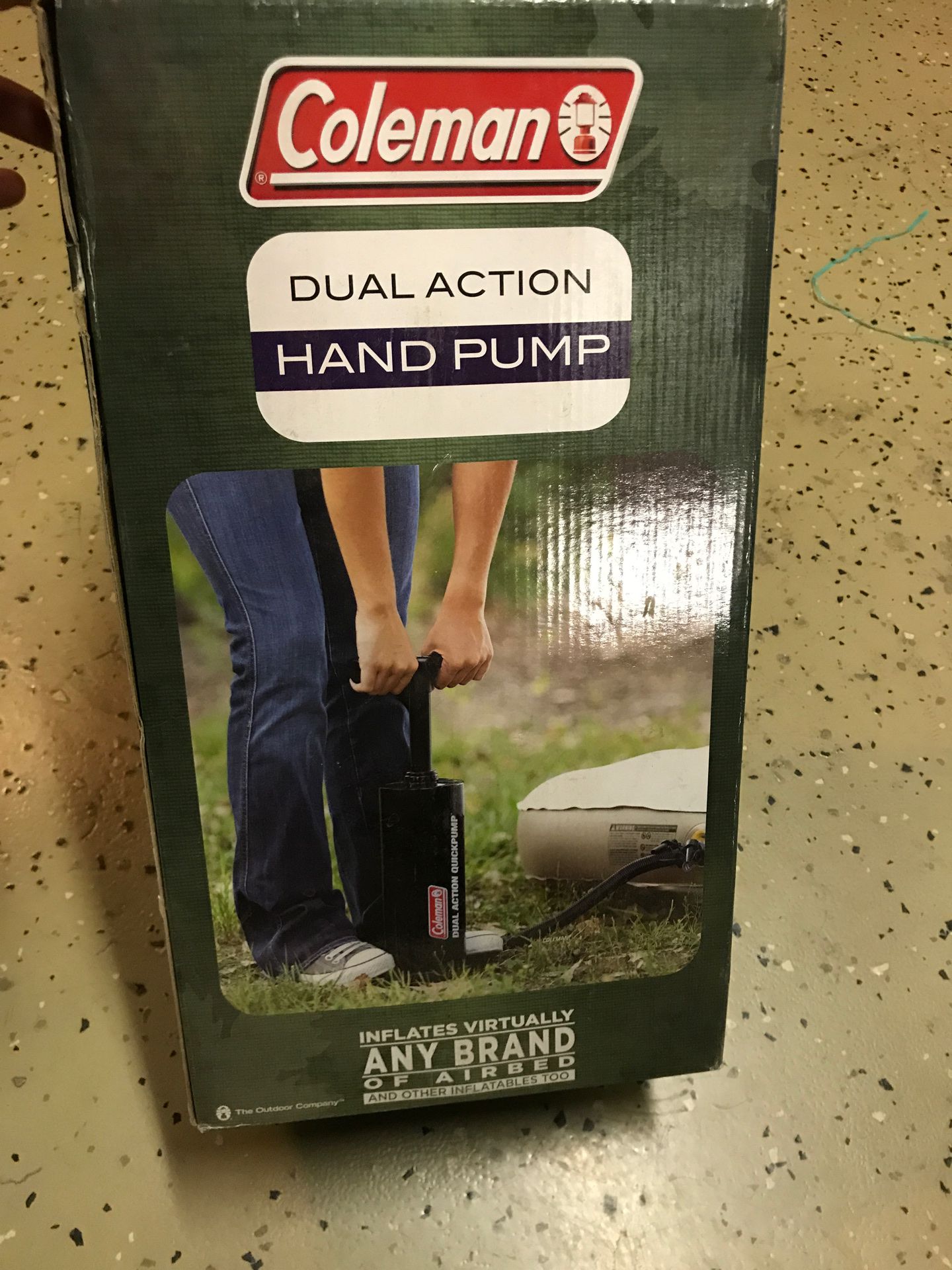 Hand pump
