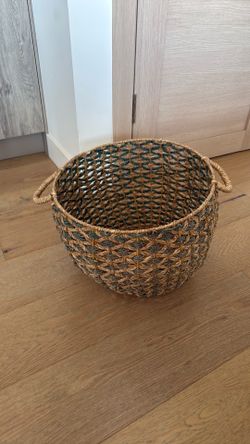Woven Basket (green and natural color)