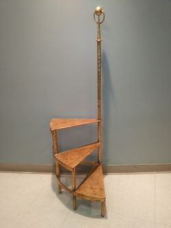 Very cool heavy duty brass three steps with towel holder
