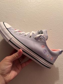 Converse Chuck Taylor Low Top Sneakers