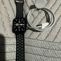 Apple watch series 5 wifi + cellular