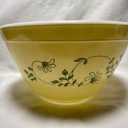 Vintage Pyrex 401 Mixing Bowl - Spring Blossom Green (Crazy Daisy) 750ml
