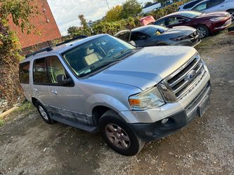 2012 Ford Expedition xlt loaded and clean title