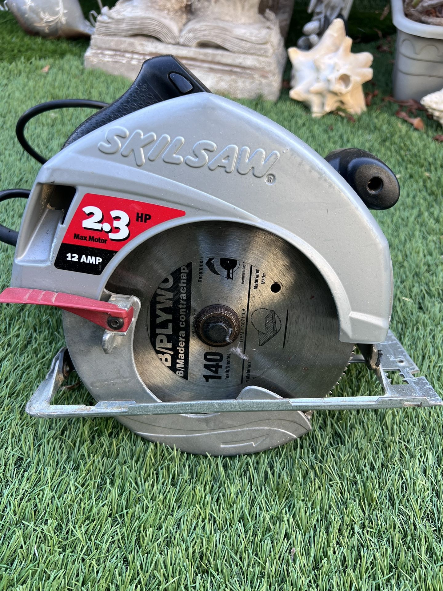 Skilsaw 2.3 HP 12 AMP 7-1/4" (184mm) Circular Saw (Used)