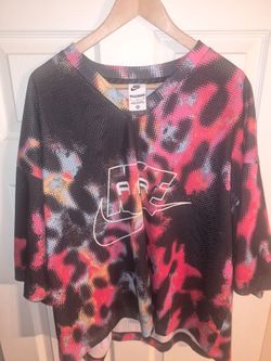 Nike Oversized Fit Mesh Graphic Tee XL
