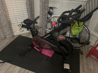 2021 Peloton Bike Original in Good Condition with Accessories - Austin, TX