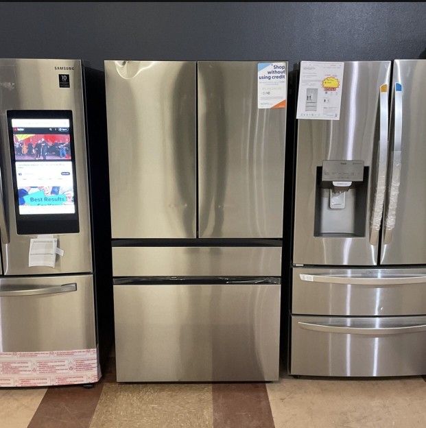 Scratch AND Dent Samsung Bespoke 4 Door French Door Refrigerator With Beverage Center AND Ice