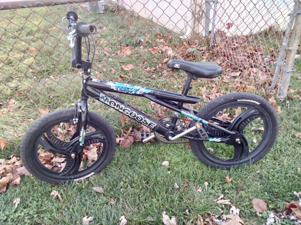 $40 Mongoose Freestyle Air Boys Bike