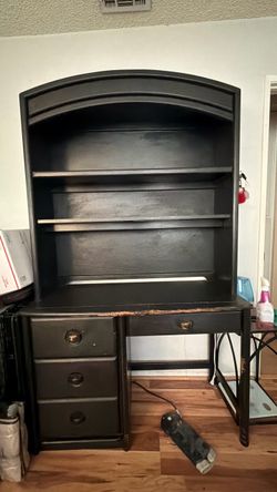 Black Desk