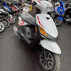 Brand New Razor 200cc Gas Scooter 