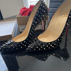 Follies Spikes 100 Patent Size 41 (10 US)