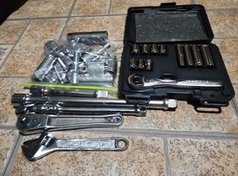 Rachet Set and Extention and Hatchet