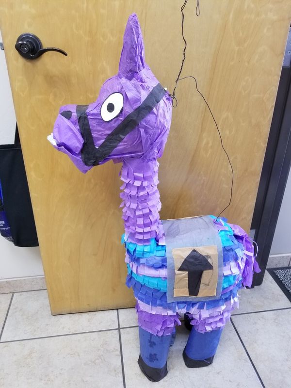  - pinata in fortnite