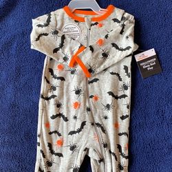 New Halloween Newborn Pajamas Size 0/3 Months 