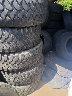 Michelin Tires 265/70/16 (4)