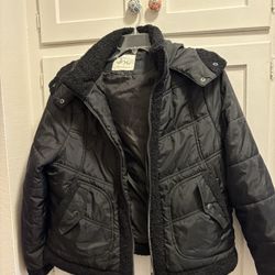 Ladies Marilyn And Me Puffer Jacket With Sherpa Trim XXL.  $20.00