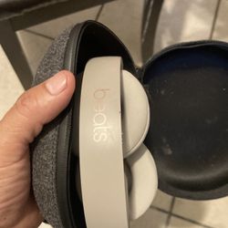Beats Solo Pro